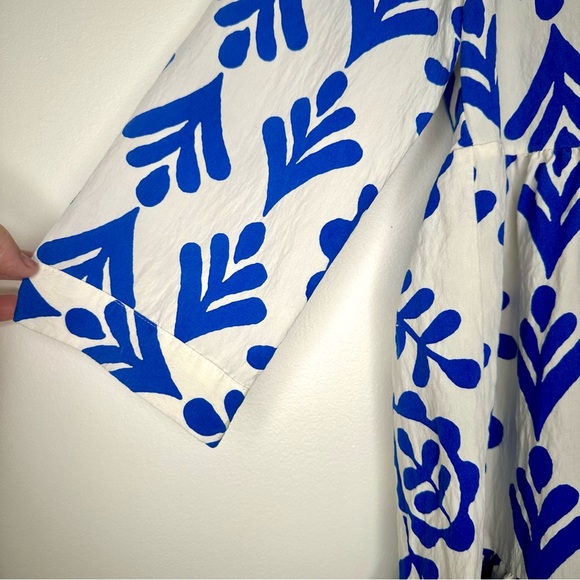 Zara Floral Blue and White V-Neck Mini Dress Size Small - Picture 7 of 11